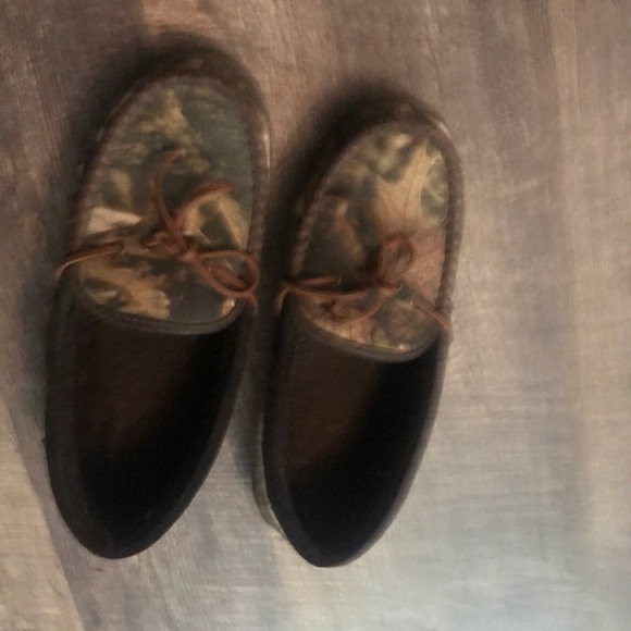 Men’s Size 9 Slip on Slippers Camo House shoes Medium Camouflage hunting print - Picture 2 of 3